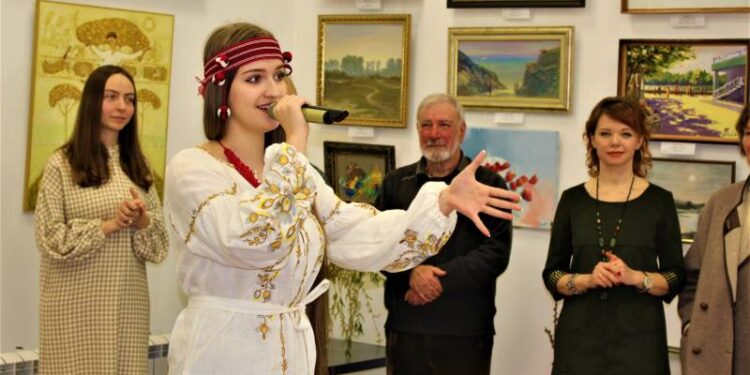 «Благовіст» в Ізмаїльській картинній галереї — осередок віри, чистих помислів та передчуття миру — Місто 24 (СВІТЛИНИ)