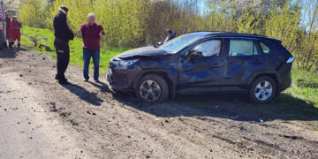 ДТП на Хмельниччині: позашляховик потрапив у кювет, а його пасажирка до лікарні | Кримінальні новини