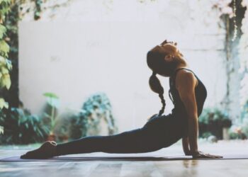 Простые, но эффективные: Минздрав рассказал об антистресс-упражнениях