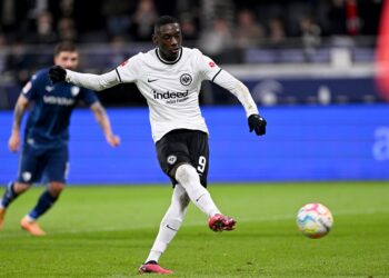 Коло Муани хочет играть за «Баварию». «Айнтрахт» просит за игрока 100 млн евро (1 апреля 2023 г.) — Новости футбола