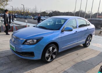 Dongfeng Aeolus E70 (он же Evolute i-Pro) получил полный привод и твердотельную батарею — АВТО НОВОСТИ