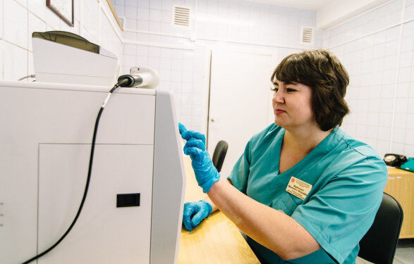 Анализ крови за одну минуту: «МХП-Громади» передал многофункциональное оборудование для больницы «Охмадит»