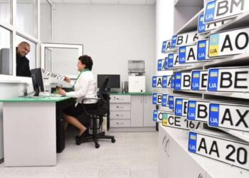 В МВД объяснили, какие комбинации Z и V на номерах запрещены