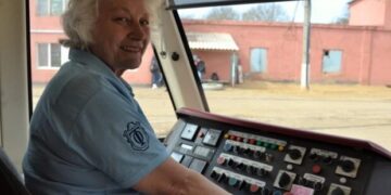 Истории нашего города: как женщина полвека работает водителем трамвая в Одессе