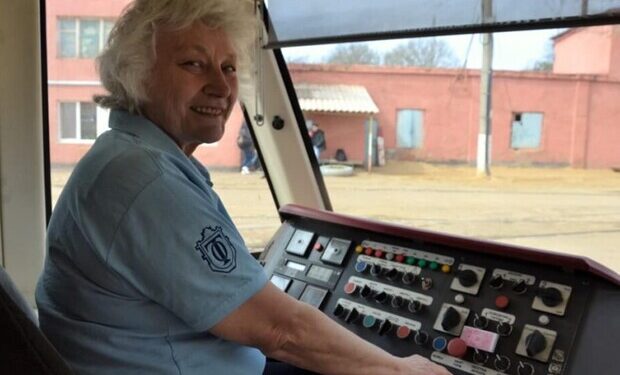 Истории нашего города: как женщина полвека работает водителем трамвая в Одессе