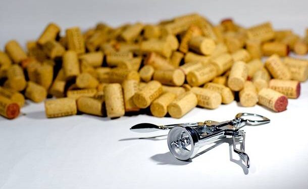 Кабмін підвищив вартість акцизних марок на 80%