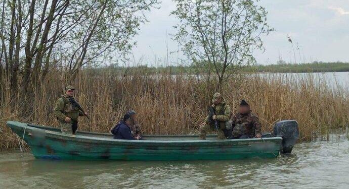 На Одещині затримали румунських рибалок, що заблукали