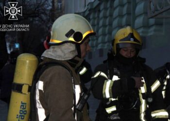 В Одесі горів Український театр: евакуювали 82 людини