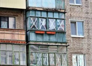 Как отмыть окна после скотча домашними средствами, чтобы не было следов