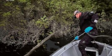 Перебувало на поверхні води — у Києві рятувальники дістали з води тіло людини  | Кримінальні новини