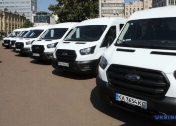 Данія передала Україні 15 інклюзивних автомобілів