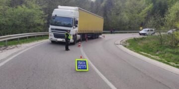 На Львівщині внаслідок ДТП постраждав 74-річний водій легковика. ФОТО | Кримінальні новини