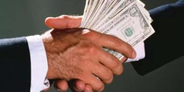 Взятка в законе. В Украине могут разрешить провоцировать коррупционеров
