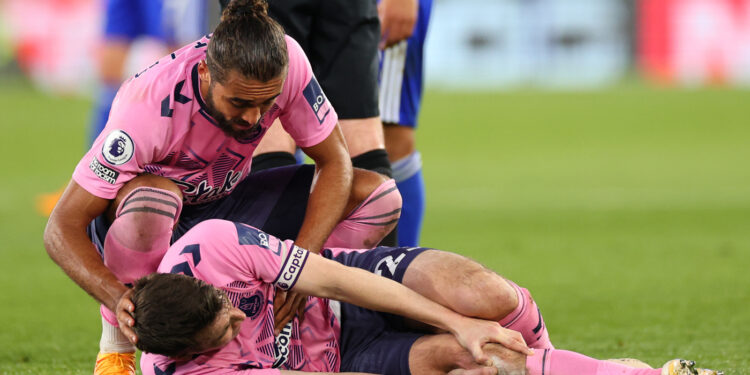 ВИДЕО: Жуткая травма капитана «Эвертона» Шеймуса Коулмэна (2 мая 2023 г.) — Новости футбола