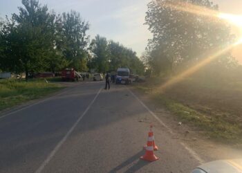 На Вінниччині перекинувся автомобіль: молодий водій загинув, 4-ро підлітків у лікарні. ФОТО | Кримінальні новини
