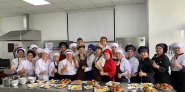 В Україні відкриють хаби, де навчатимуть готувати страви з оновленого шкільного меню