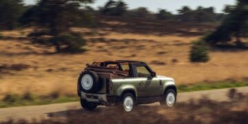 Land Rover Defender отримав нову незвичайну версію з дисками в ретро-стилі — Автоновини