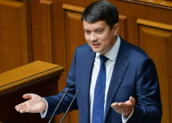 Разумков: вопрос возврата выплат военным фактически затягивается