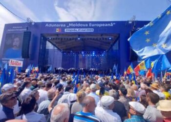 В Кишиневе прошла многотысячная акция в поддержку евроинтеграции Молдовы