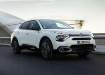 Нові електромобілі Citroen e-С4 і e-С4 X отримали більшу потужність та запас ходу — Автоновини
