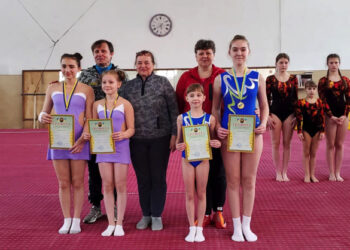Черкаські акробатки здобули медалі на обласному чемпіонаті