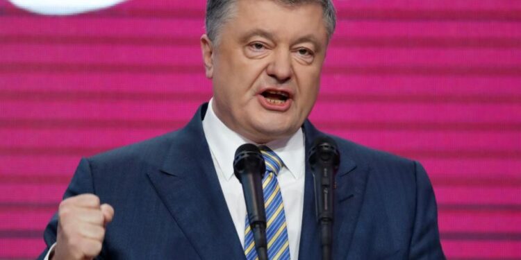 Порошенка продовжує переслідувати російський слід, він побачив руку Кремля в законопроекті президента Зеленського