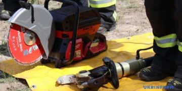 Франція передала Україні аварійно-рятувальне обладнання