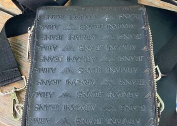 В Ужгороді поліцейські затримали злодіїв, які зухвало обікрали автомобіль «BMW». ФОТО | Кримінальні новини