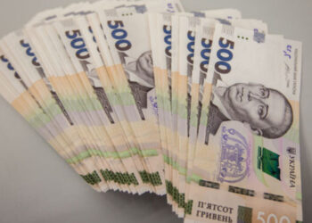 На Рівненщині працівницю банку підозрюють у привласненні чималих коштів  | Кримінальні новини