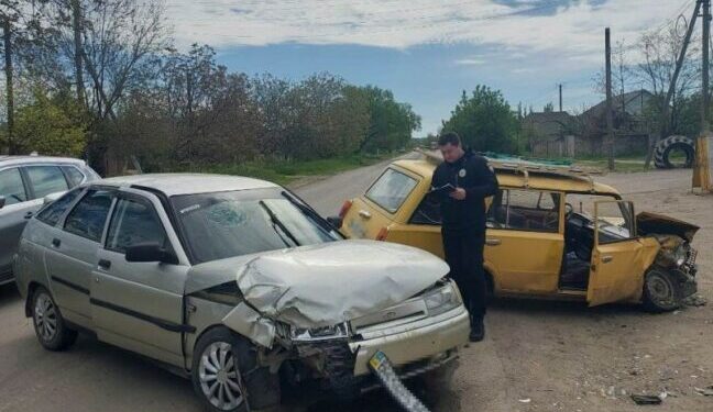 На Одещині внаслідок зіткнення двох автомобілів постраждало двоє дорослих та немовля — Новини Одеської області