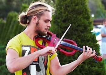 Недоспівана пісня життя. Помер молодий скрипаль з Одеської області, який отримав важкі поранення під Бахмутом