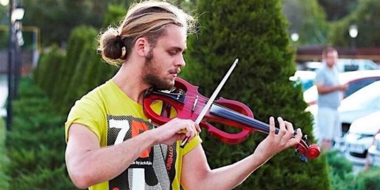 Недоспівана пісня життя. Помер молодий скрипаль з Одеської області, який отримав важкі поранення під Бахмутом