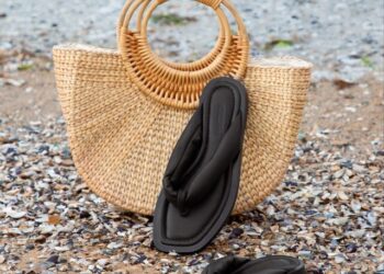 Официально: самая модная летняя обувь – шлепанцы | Одеський Монітор