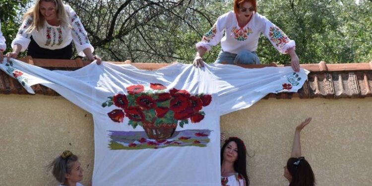 У Болграді до Дня вишиванки відбувся жіночій автомарафон