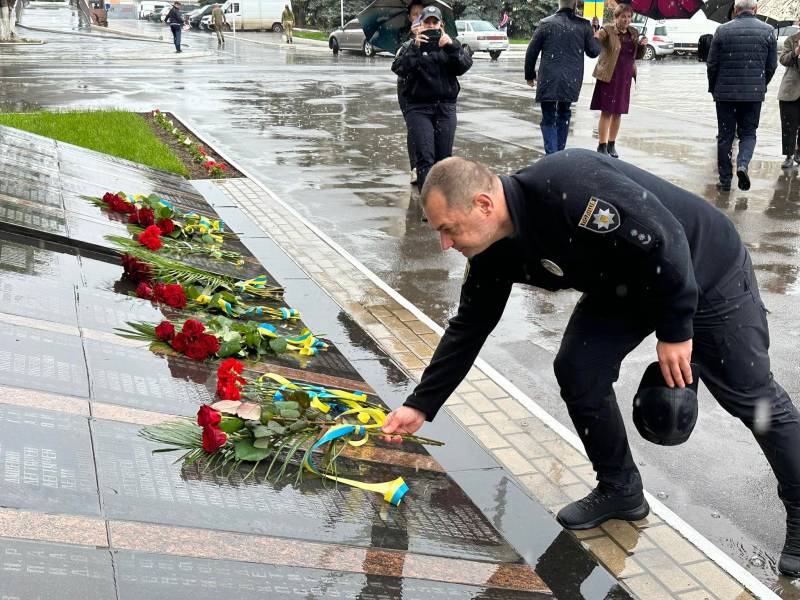 В Измаиле День памяти и примирения отметили возложением цветов