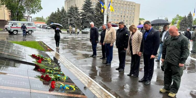 В Измаиле День памяти и примирения отметили возложением цветов