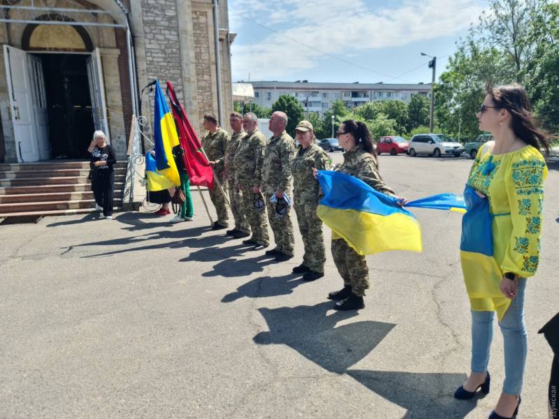 В Ізмаїлі попрощалися з героєм-прикордонником, який загинув під Бахмутом