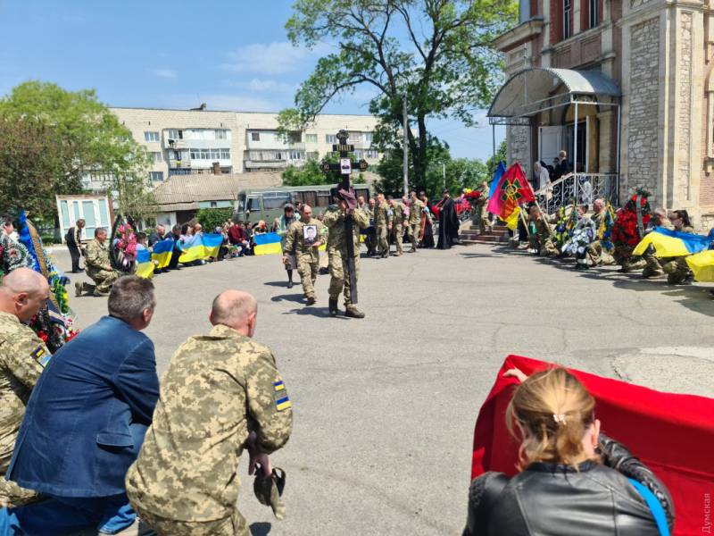 В Ізмаїлі попрощалися з героєм-прикордонником, який загинув під Бахмутом