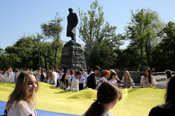 В Одесі відзначили день вишиванки ходою у парку Шевченка