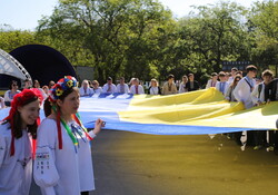 В Одесі відзначили день вишиванки ходою у парку Шевченка