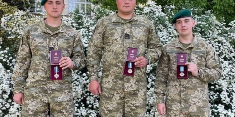 Захисникам острова Зміїний з Одещини вручили державні нагороди