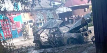 В центре оккупированного Бердянска взорвали авто: фото