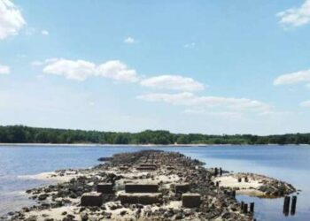 На дне Каховского водохранилища нашли останки старинной казацкой церкви