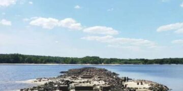 На дне Каховского водохранилища нашли останки старинной казацкой церкви