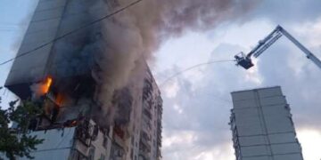 В Киеве в многоэтажке произошел взрыв: трое погибших (обновлено)
