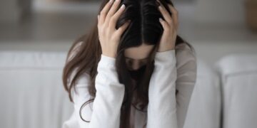За год войны вырос спрос на психиатрическую помощь, в больницах будут центры психического здоровья — Минздрав