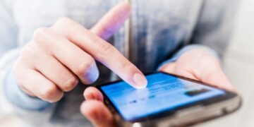 Українців попереджають про небезпечні SMS нібито від Печерського райсуду
