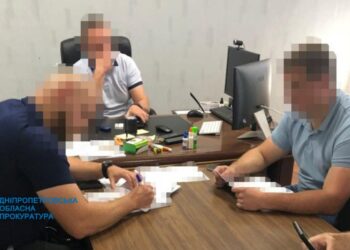 У Дніпрі слідчого поліції підозрюють у вимаганні хабаря за непритягнення до відповідальності  | Кримінальні новини