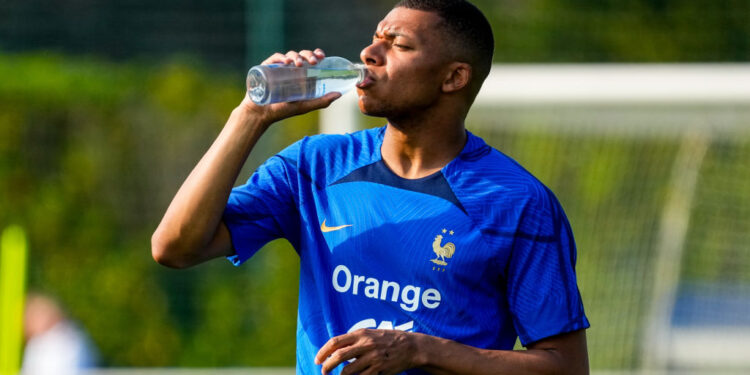 Килиан Мбаппе сообщил руководству ПСЖ, что не будет продлевать контракт с командой (13 июня 2023 г.) — Новости футбола