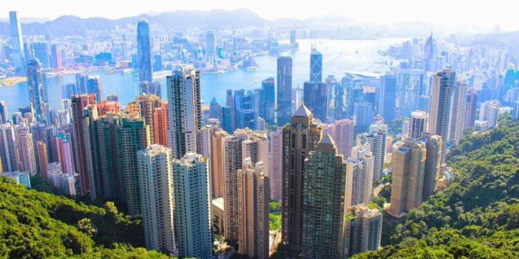 У Гонконг турпотік впав майже до 20-річного мінімуму через протести